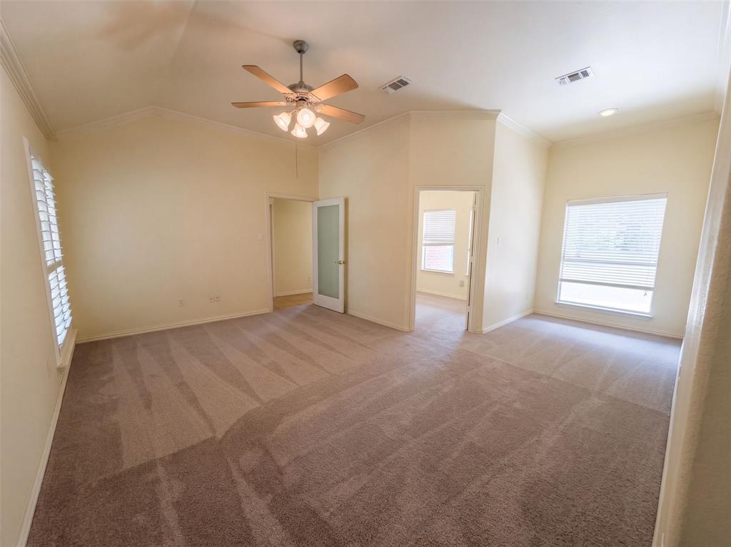 2836 S Lakeview Drive Property Photo 4