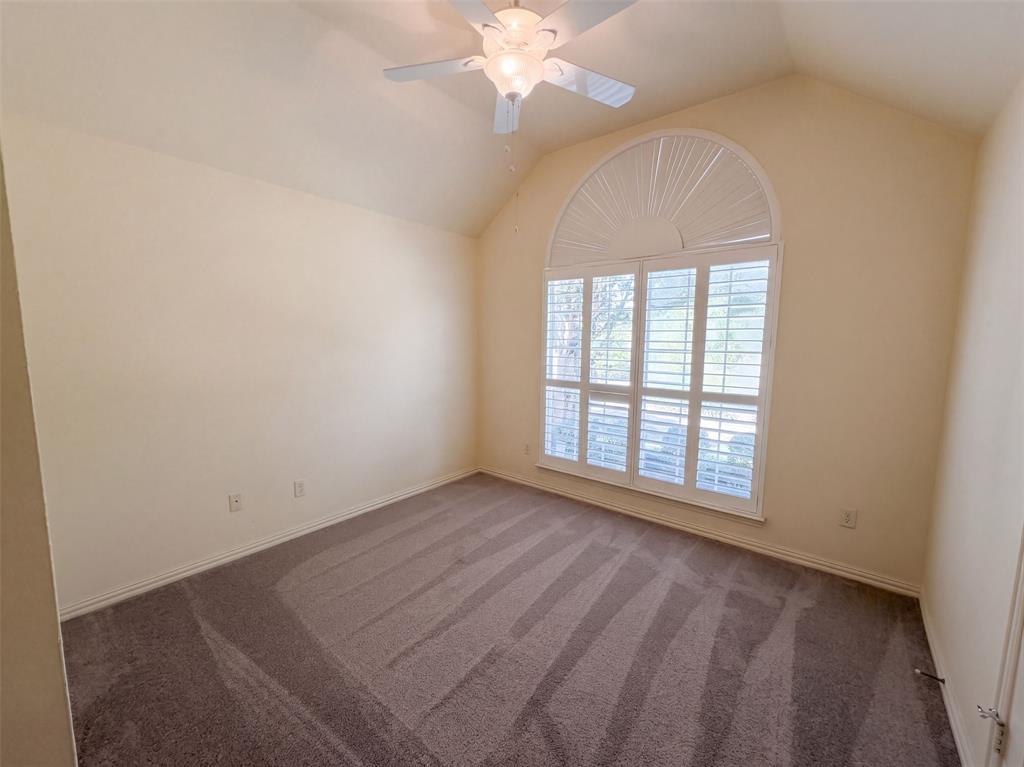2836 S Lakeview Drive Property Photo 13