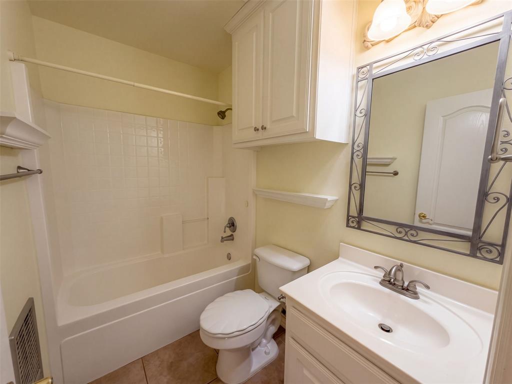 2836 S Lakeview Drive Property Photo 14