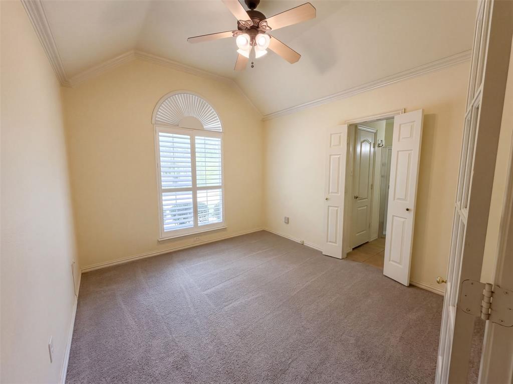 2836 S Lakeview Drive Property Photo 17