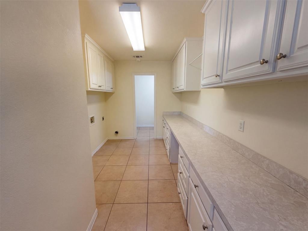 2836 S Lakeview Drive Property Photo 20