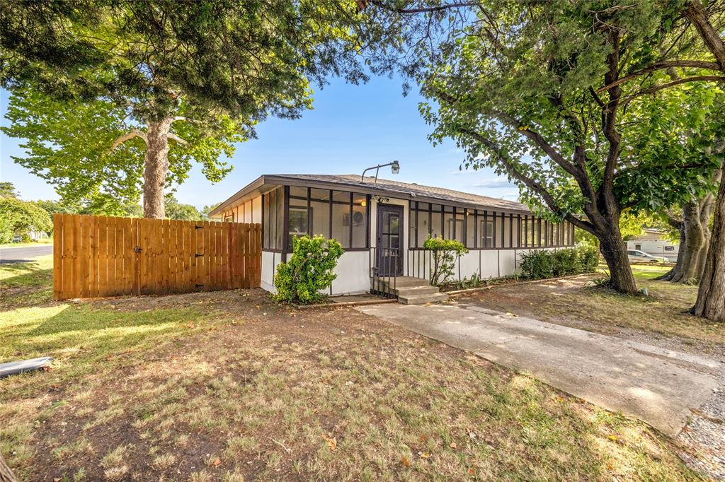 5776 County Road 927 Property Photo 1