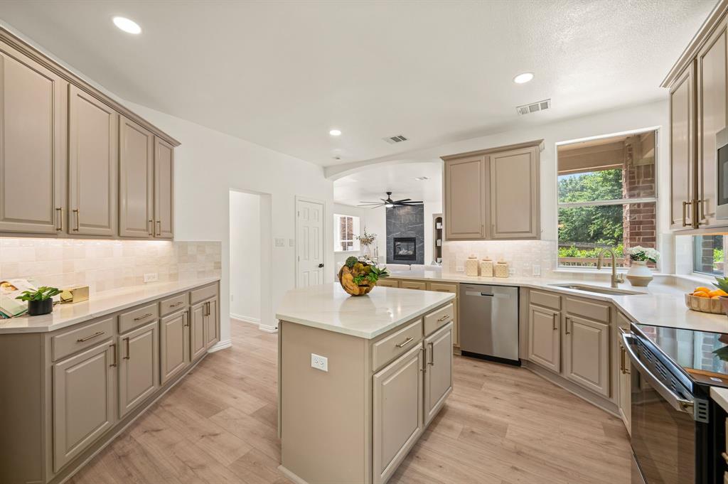 5212 Stone Brooke Crossing Property Photo 6