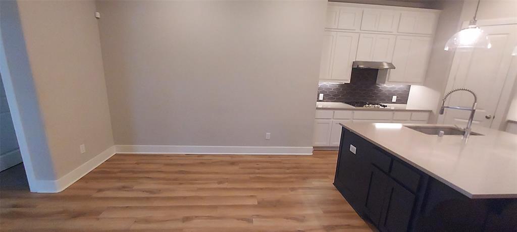 2413 Plover Lane Property Photo 4
