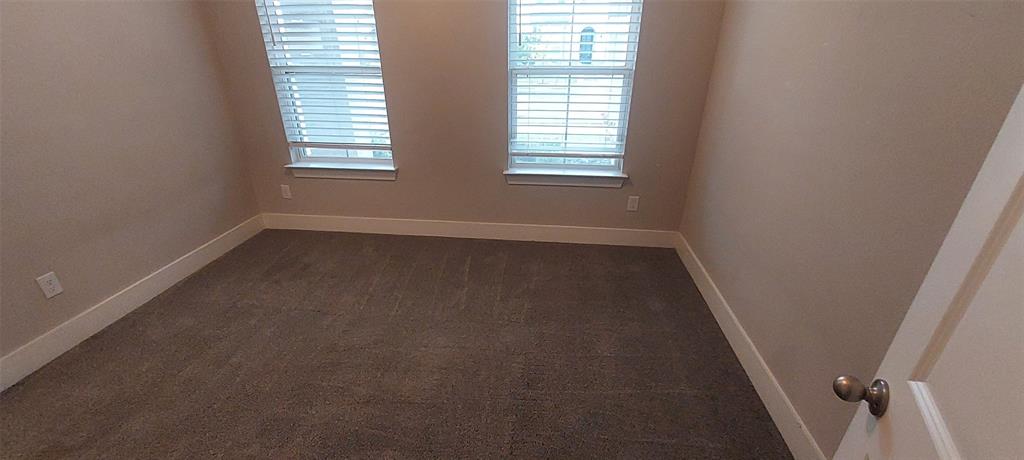 2413 Plover Lane Property Photo 8