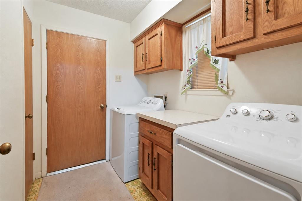 311 Wheeler Creek Court Property Photo 25