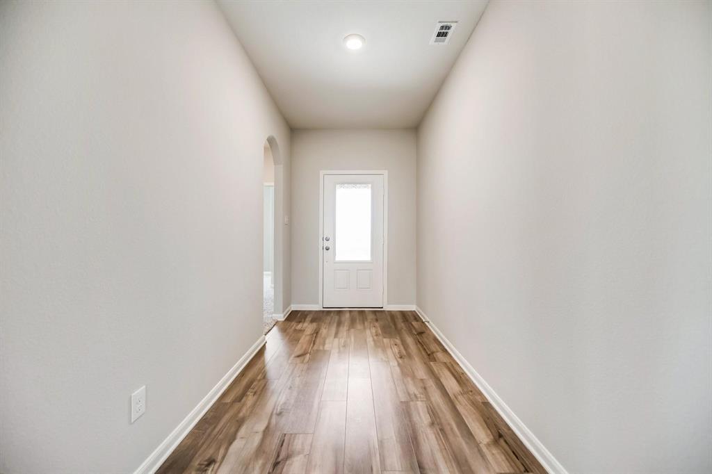 412 Harbor Oaks Drive Property Photo 2