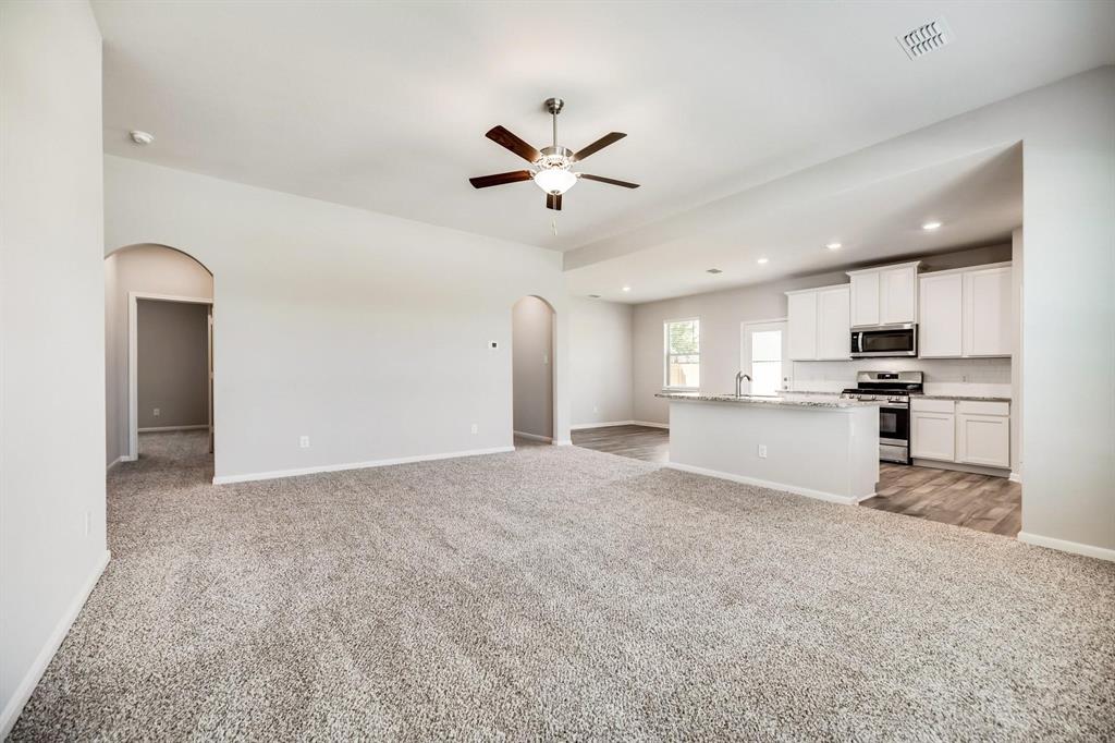 412 Harbor Oaks Drive Property Photo 4