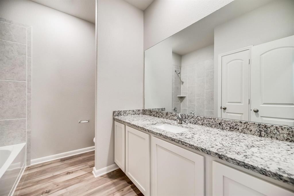 412 Harbor Oaks Drive Property Photo 11
