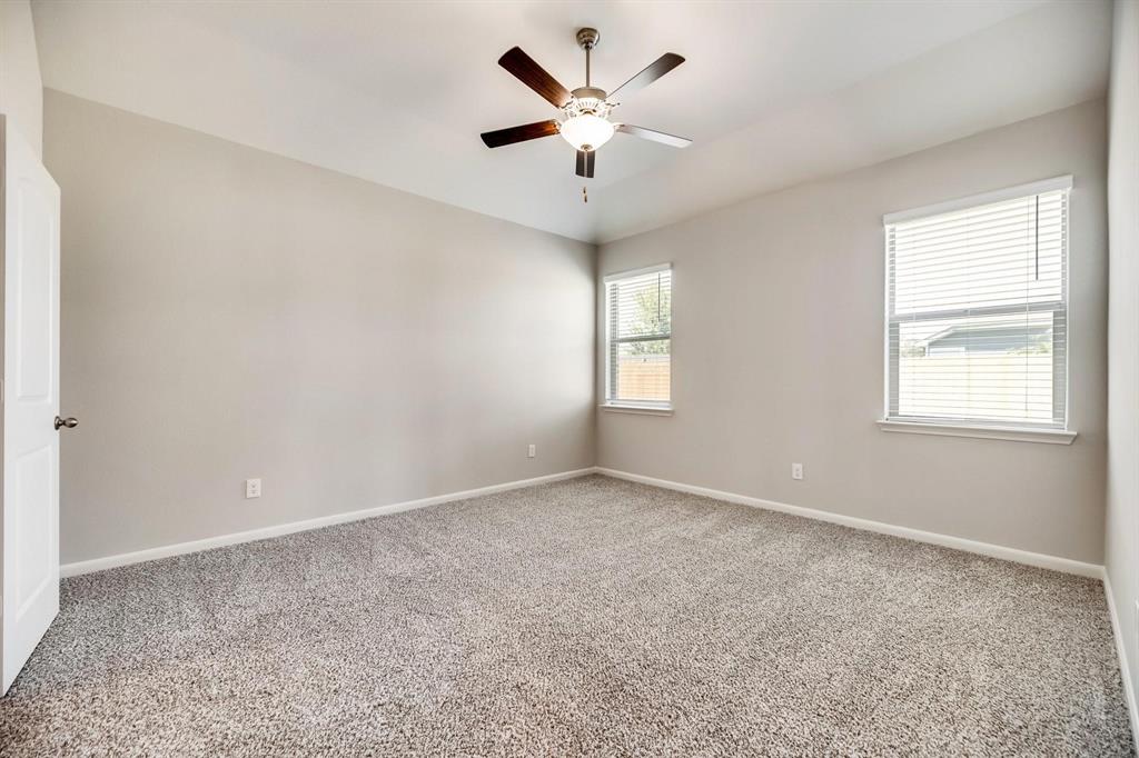 412 Harbor Oaks Drive Property Photo 12