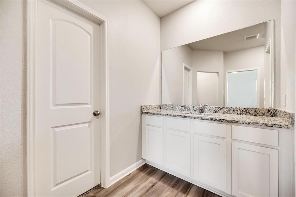 412 Harbor Oaks Drive Property Photo 13