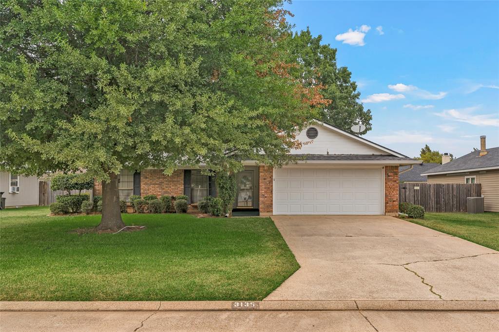 3135 Le Oaks Drive Property Photo 1