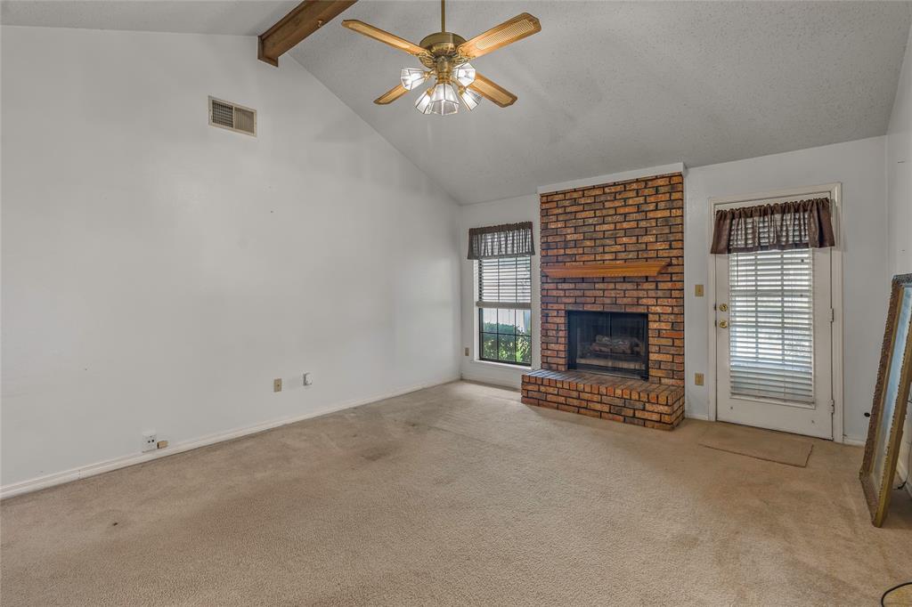 3135 Le Oaks Drive Property Photo 3