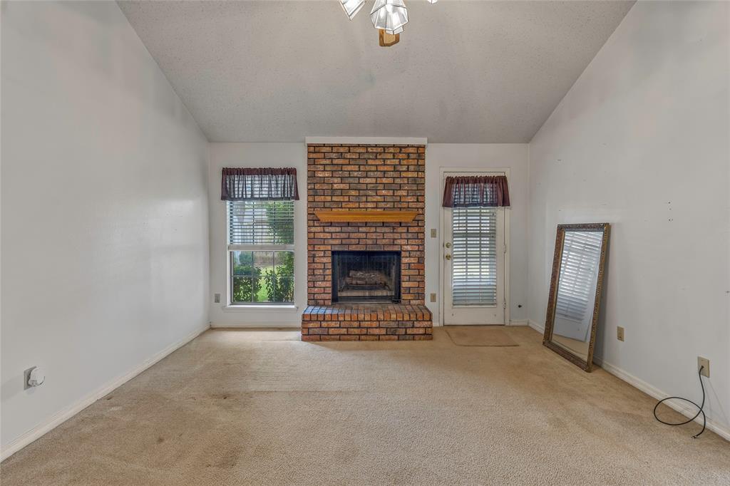 3135 Le Oaks Drive Property Photo 4