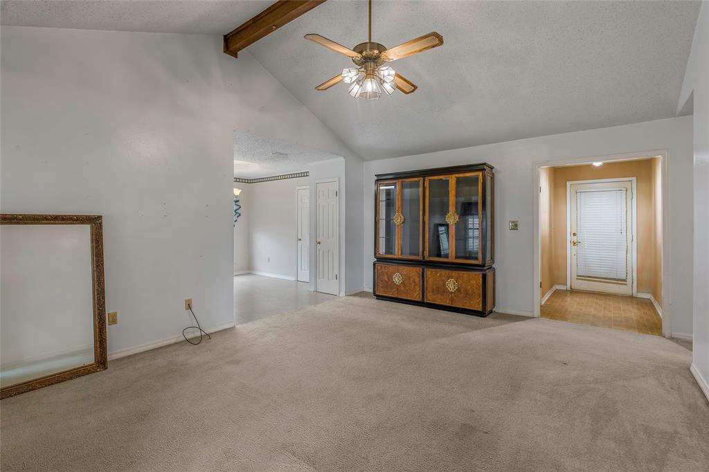 3135 Le Oaks Drive Property Photo 6