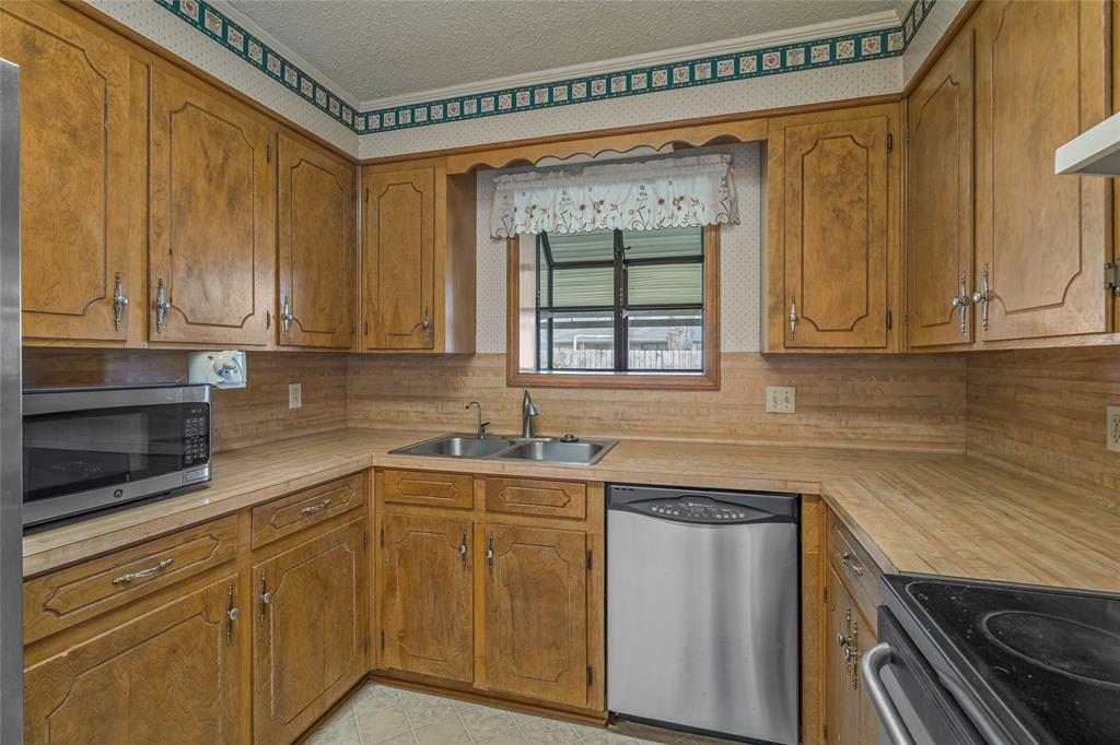 3135 Le Oaks Drive Property Photo 9