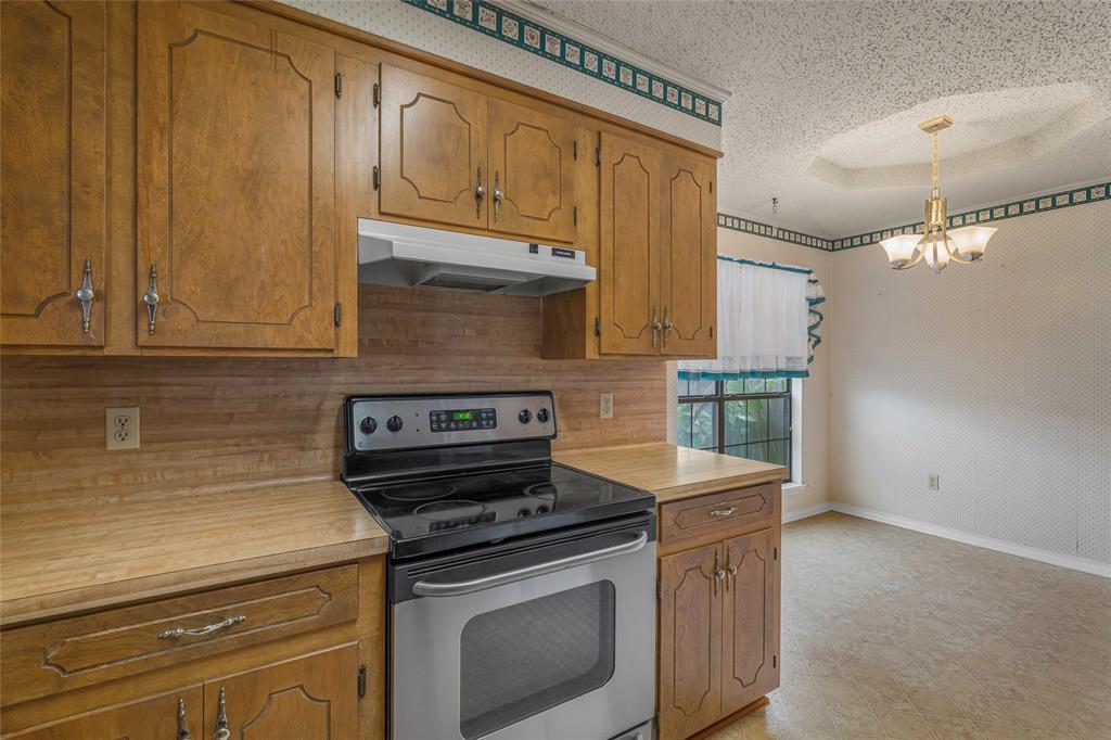 3135 Le Oaks Drive Property Photo 11
