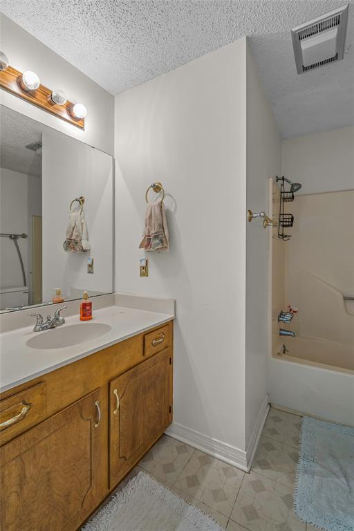 3135 Le Oaks Drive Property Photo 20