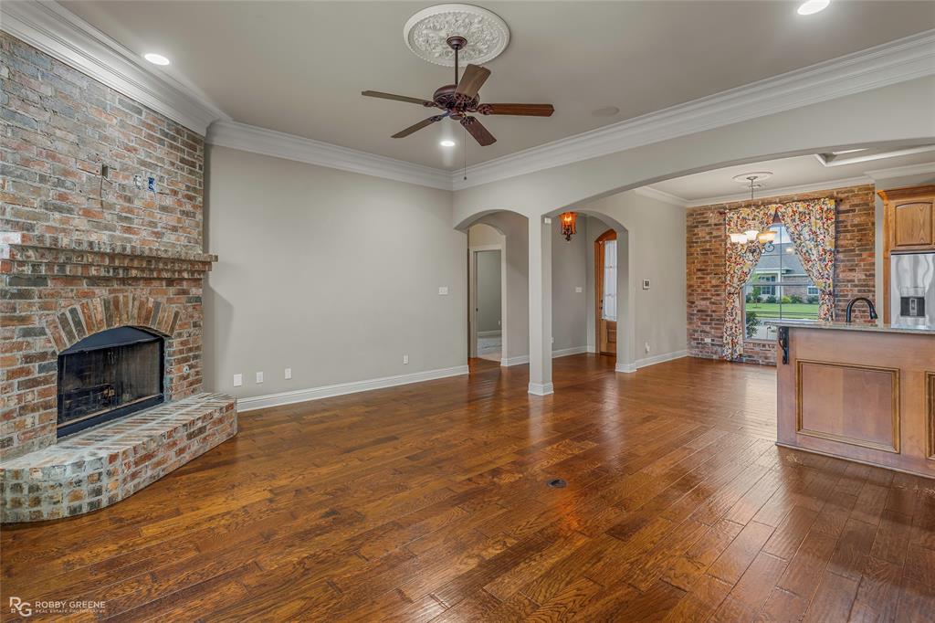 606 Glenshire Drive Property Photo 12