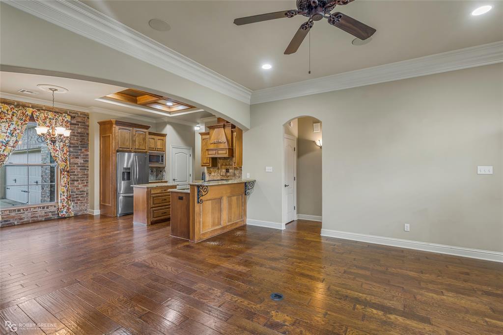 606 Glenshire Drive Property Photo 13