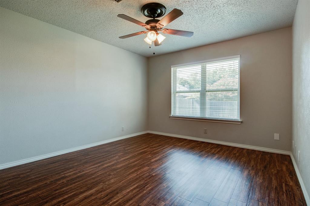 1726-1728 Stonegate Drive Property Photo 3