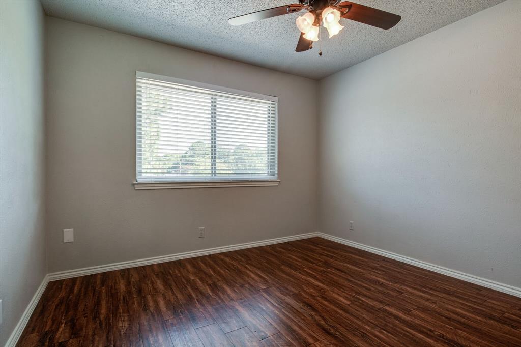 1726-1728 Stonegate Drive Property Photo 4