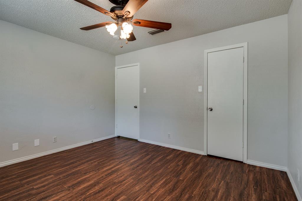 1726-1728 Stonegate Drive Property Photo 6