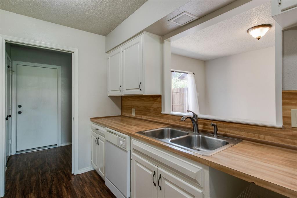 1726-1728 Stonegate Drive Property Photo 10