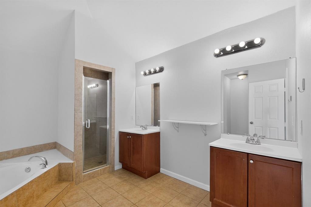 918 Sylvan Creek Drive Property Photo 21
