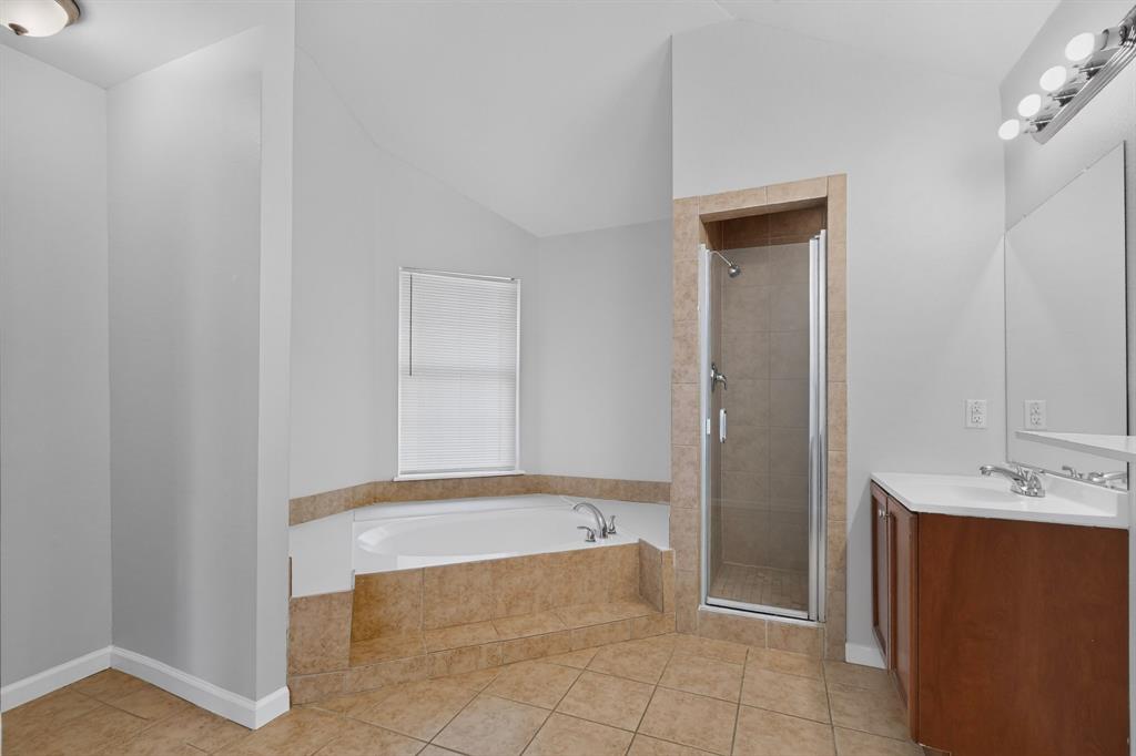 918 Sylvan Creek Drive Property Photo 23