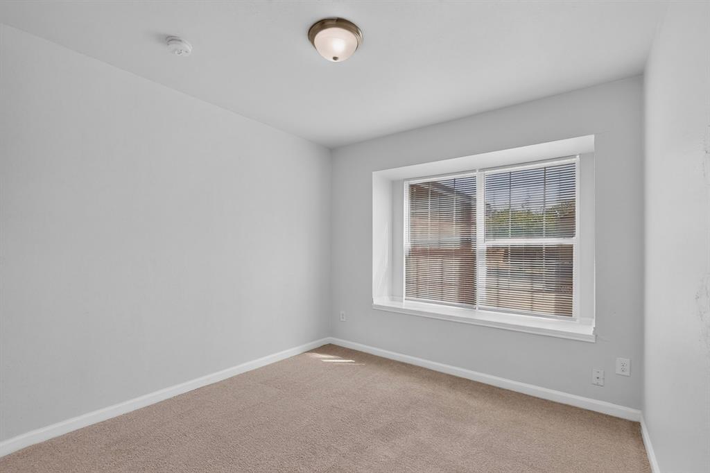 918 Sylvan Creek Drive Property Photo 25