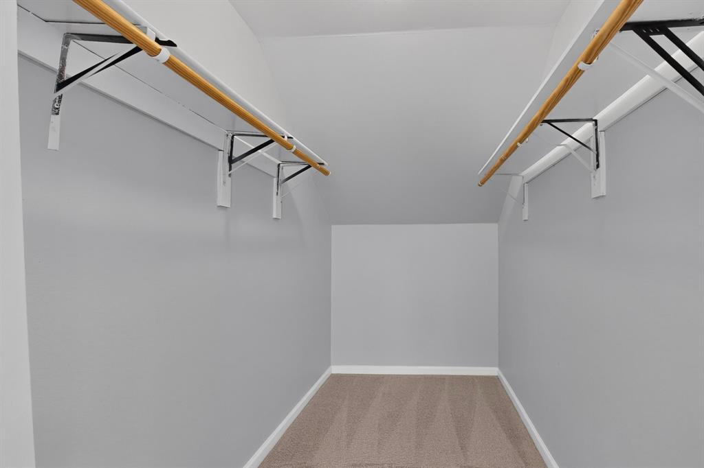918 Sylvan Creek Drive Property Photo 33