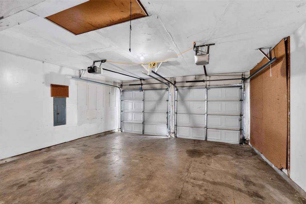 918 Sylvan Creek Drive Property Photo 35