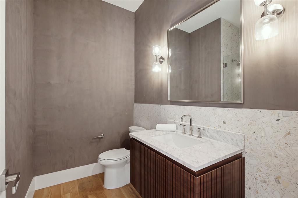 6834 Deloache Avenue Property Photo 9