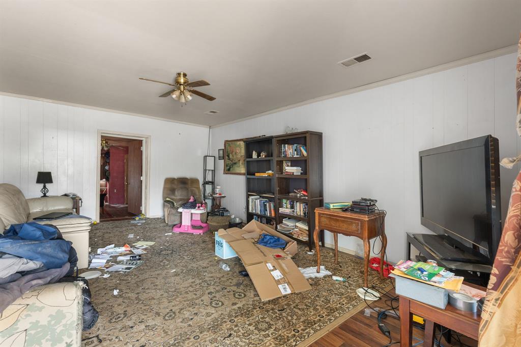 515 N Angelina Street Property Photo 4