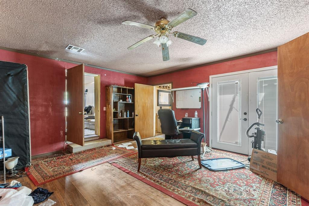 515 N Angelina Street Property Photo 12