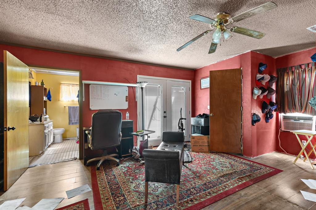 515 N Angelina Street Property Photo 13