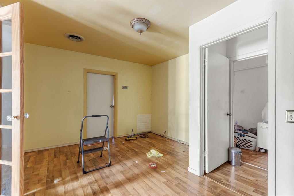 515 N Angelina Street Property Photo 20