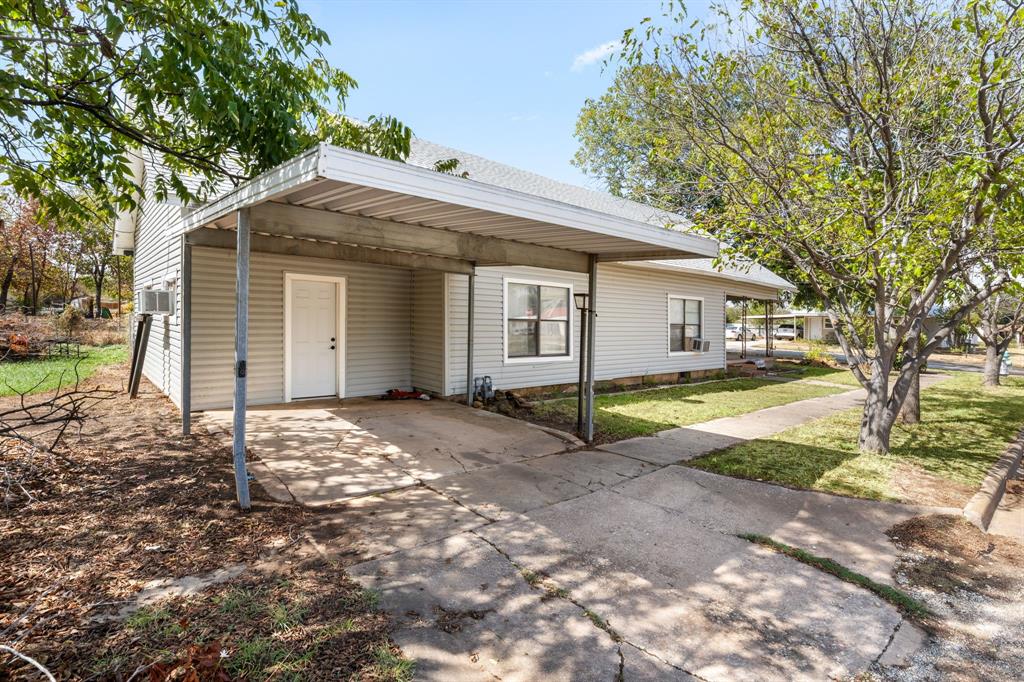 515 N Angelina Street Property Photo 31