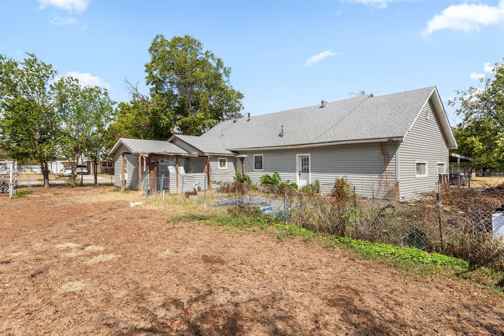 515 N Angelina Street Property Photo 32