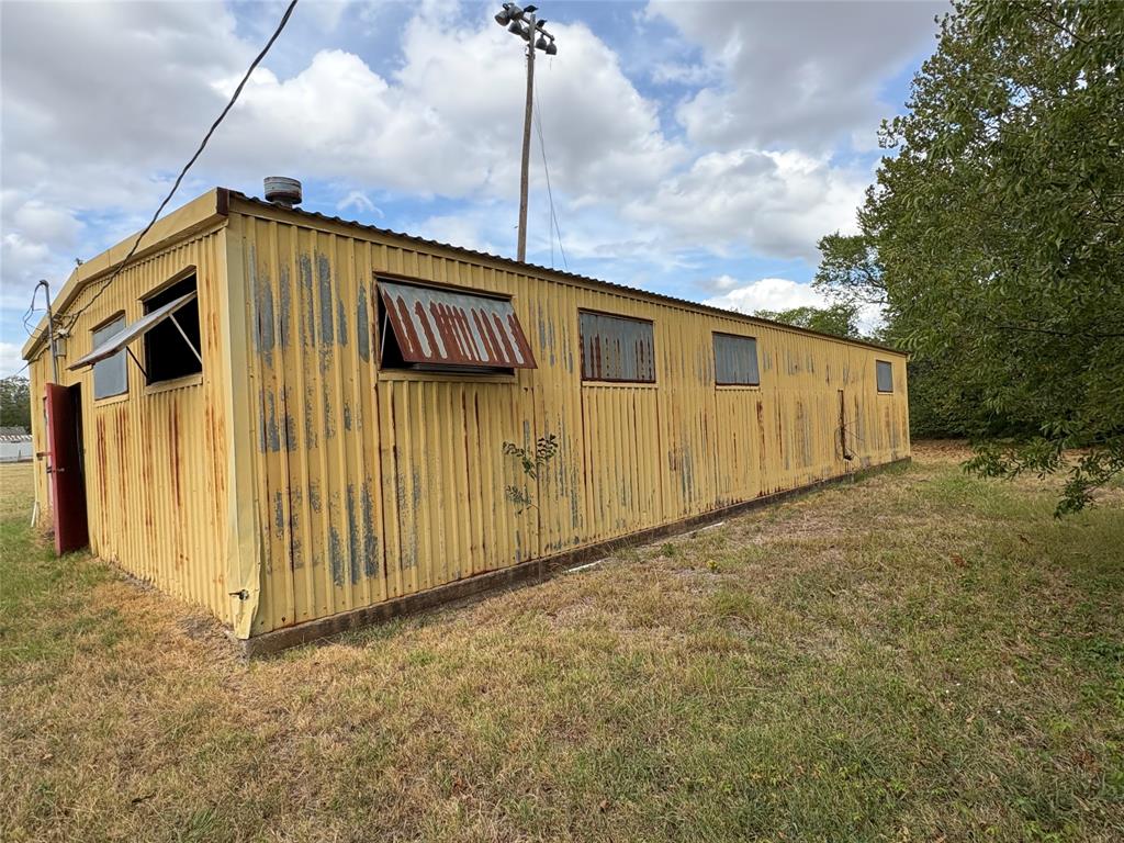 414 N Neal Street Property Photo 2