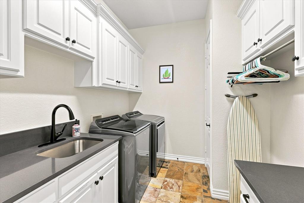 686 Knob Hill Court Property Photo 19