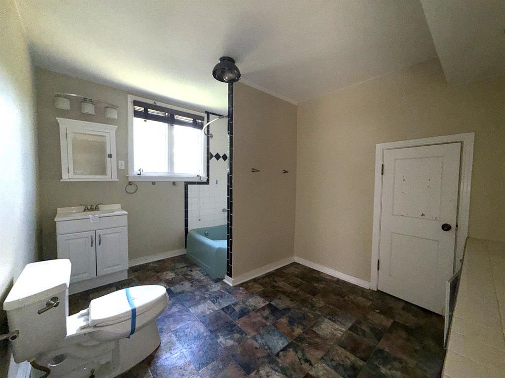 216 S Prairieville Street Property Photo 26