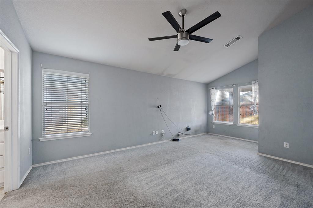 909 Honey Locust Lane Property Photo 7