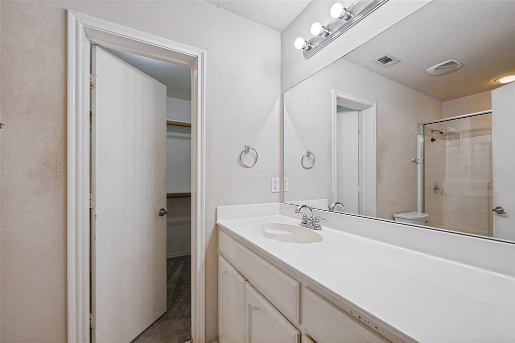909 Honey Locust Lane Property Photo 8
