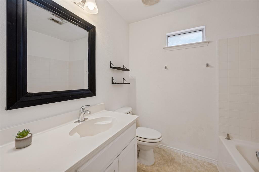 909 Honey Locust Lane Property Photo 10