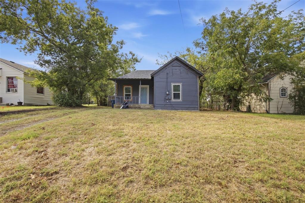 2222 W Bond Street Property Photo 1