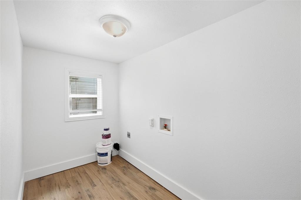 2222 W Bond Street Property Photo 5