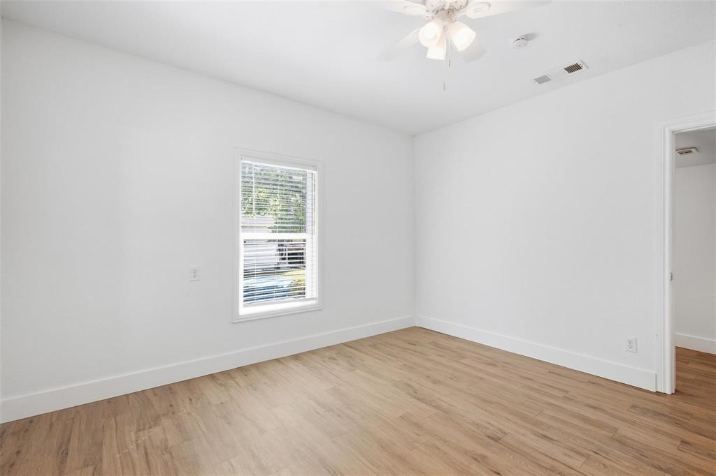 2222 W Bond Street Property Photo 7