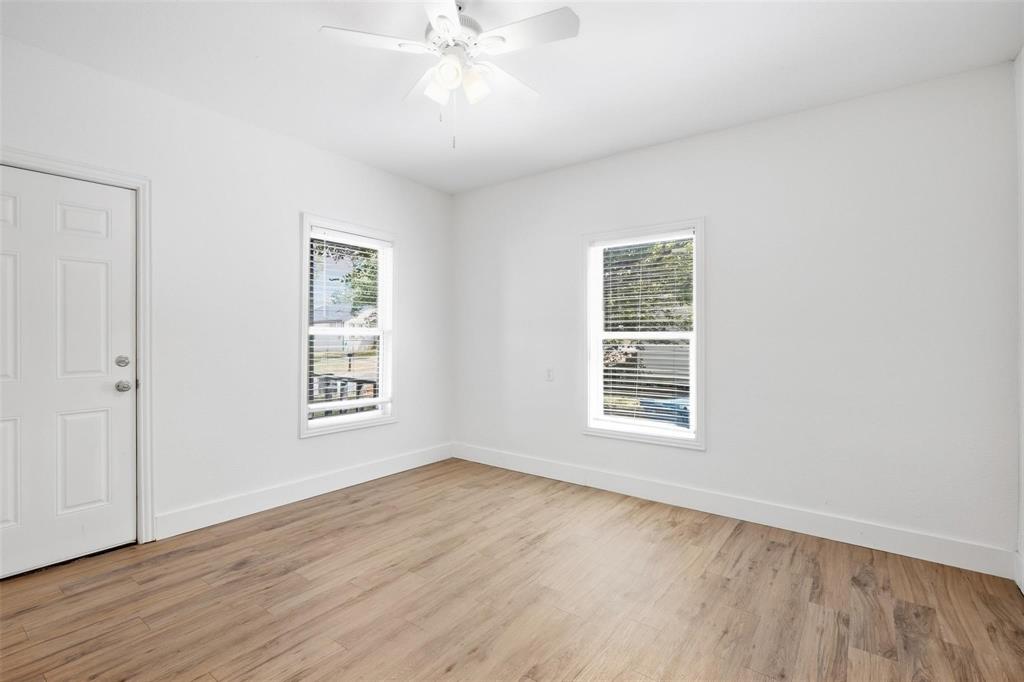 2222 W Bond Street Property Photo 10